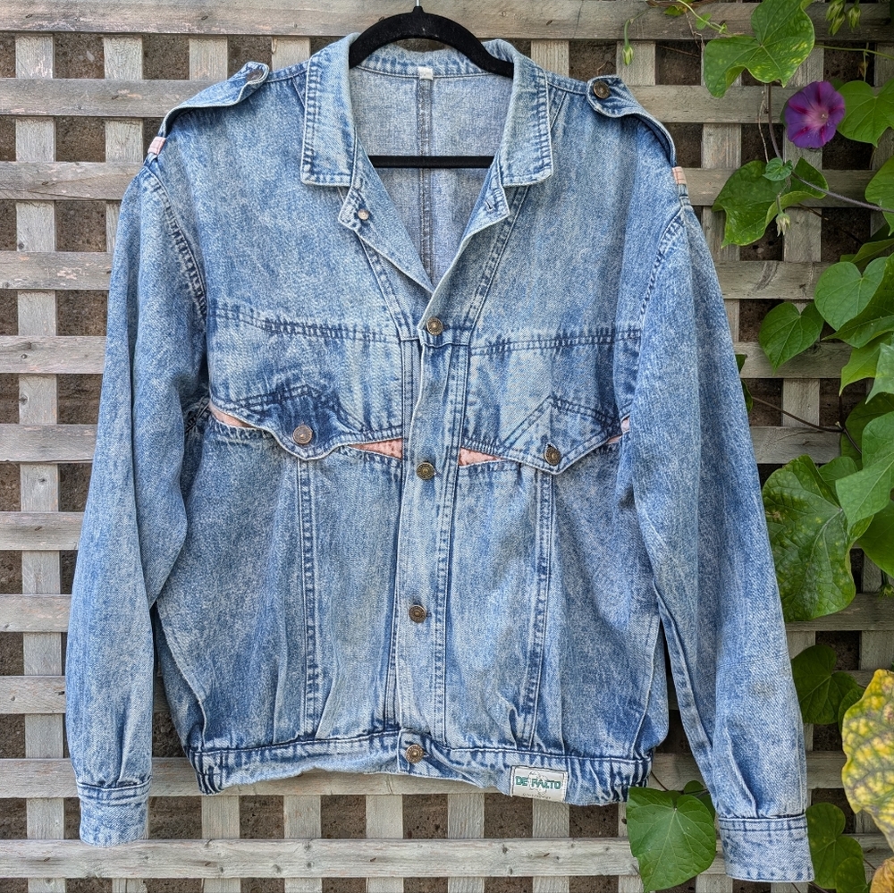 Vintage Levi's Women's Large Denim Blue Jean Jacket De Facto Sportswear